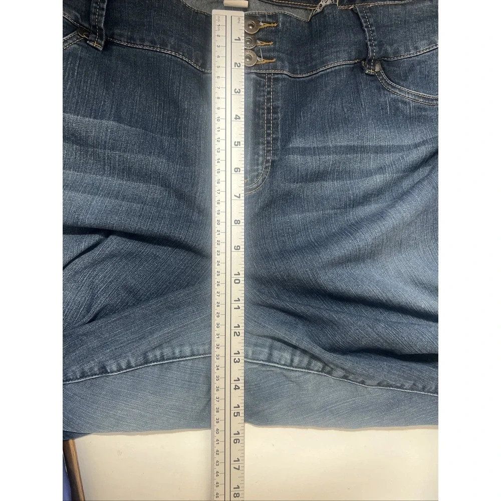 Torrid Womens Bombshell Wide Leg Super Soft Jeans Size 28R Dark Wash - Picture 9 of 9